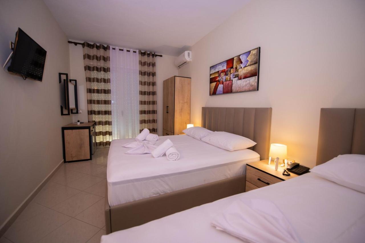 Hotel Zanzi Durrës Buitenkant foto