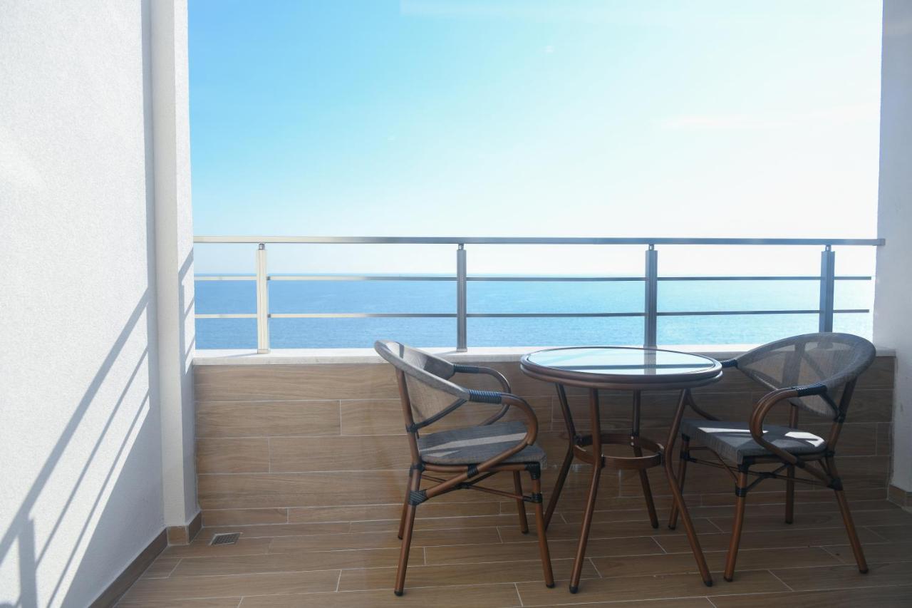Hotel Zanzi Durrës Buitenkant foto