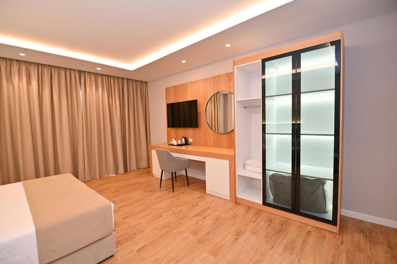 Hotel Zanzi Durrës Buitenkant foto