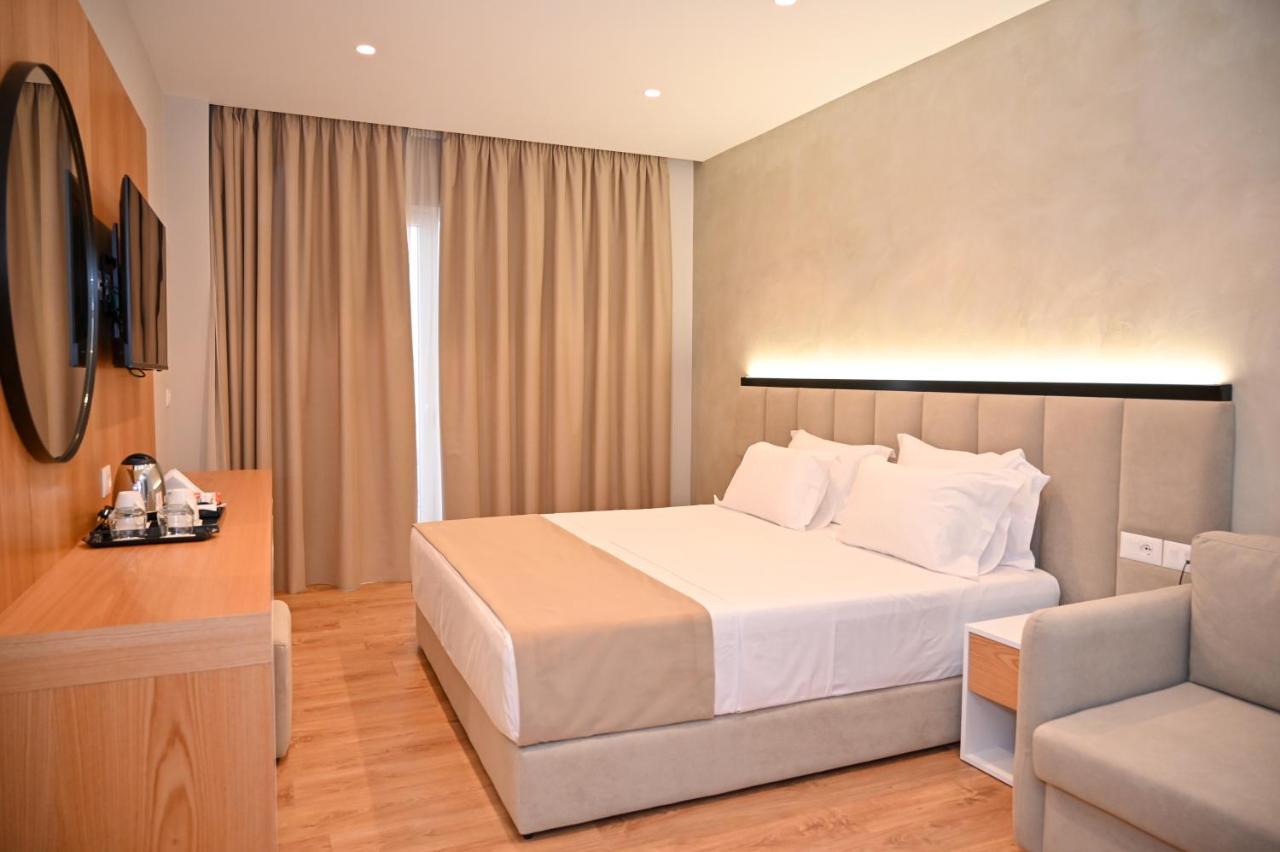 Hotel Zanzi Durrës Buitenkant foto