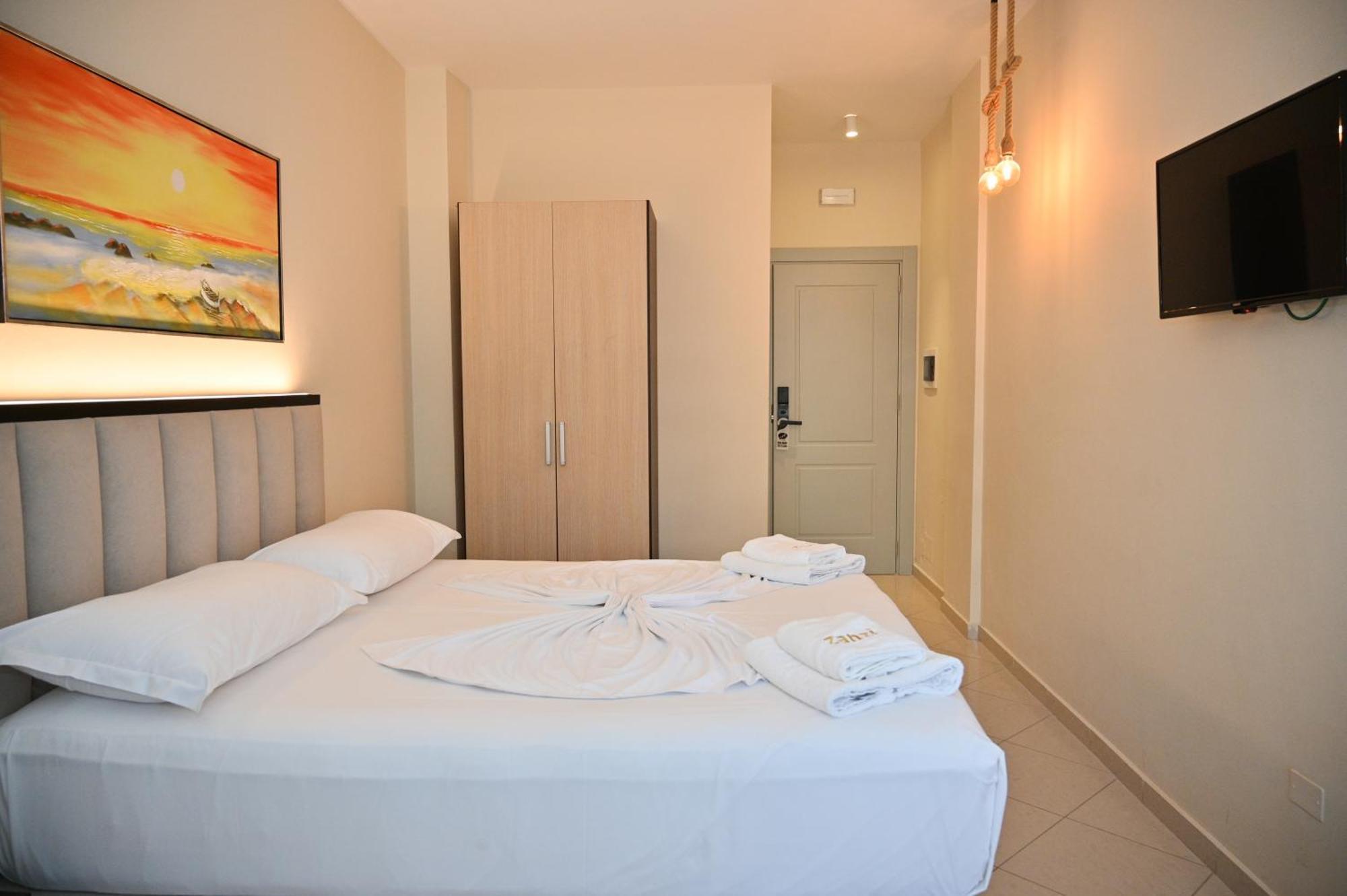 Hotel Zanzi Durrës Buitenkant foto